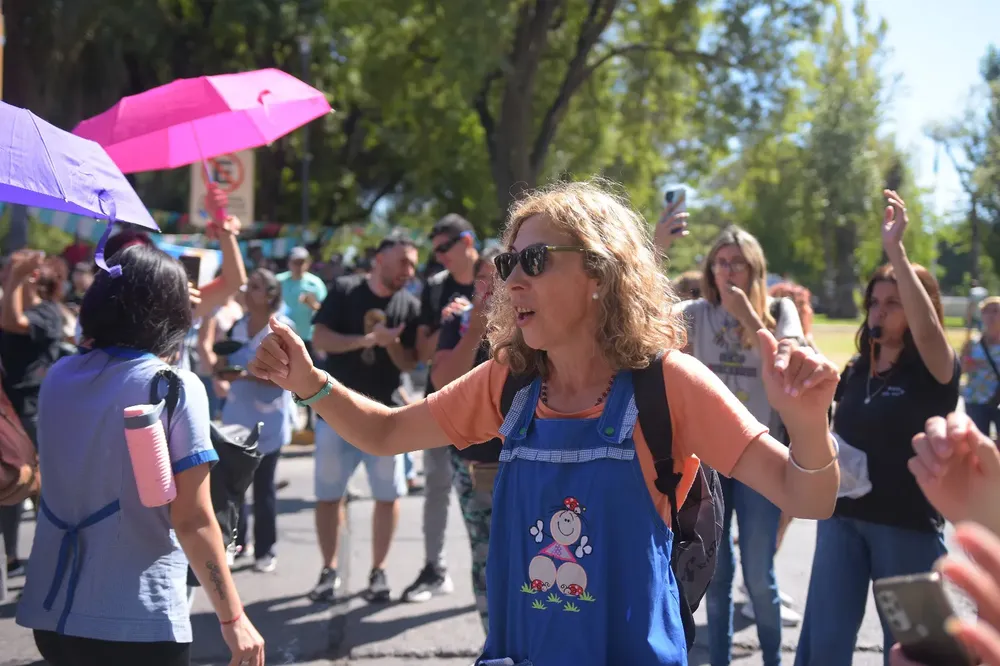 DOCENTES AUTOCONVOCADOS