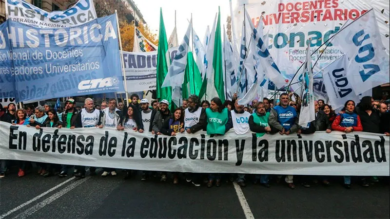 Manifestación universitaria gremios universitarios marchas