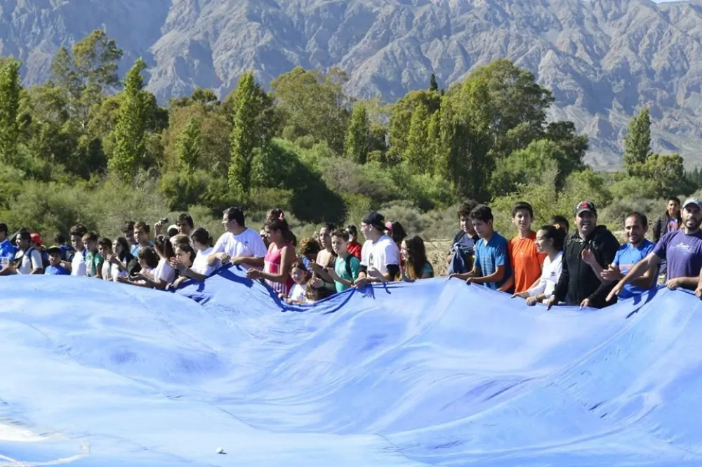 ac2126f70628fccbffe4b44c2f93e362_XL