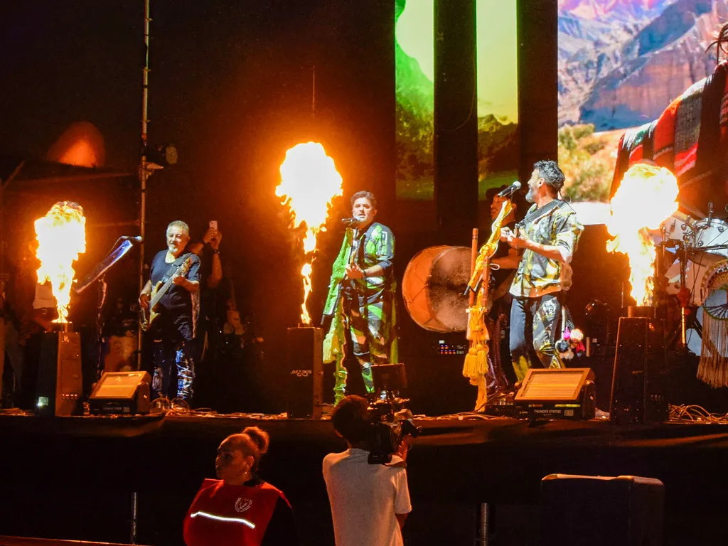 53464336187_4cbe3d8982_b