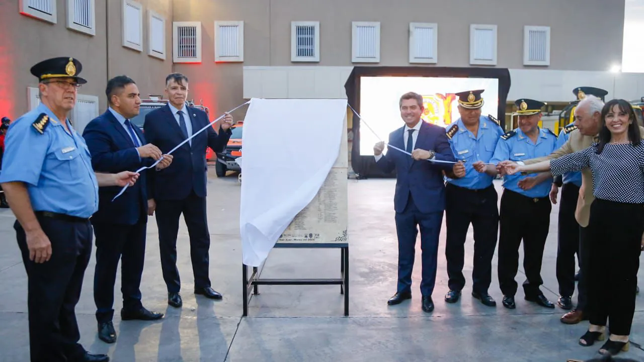 f3def350-90b9-423e-9e6f-c398b9195802