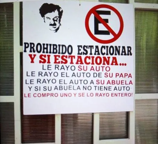 cartel-de-estacionamiento-gracioso-escobar