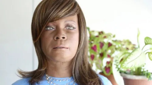 Bina48 es uno de los primeros prototipos con su "conciencia" basada en una persona real.