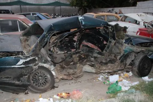 Destrozado. Así quedó el automóvil en el que murieron todos sus ocupantes.