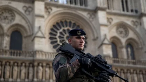 Francia puso en marcha la Operación Centinela en la víspera de Año Nuevo