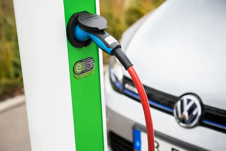 cargador-auto-electrico