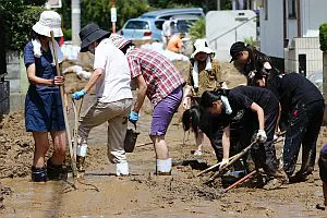 TOPSHOTS-JAPAN-WEATHER-DISASTER-LANDSLIDE