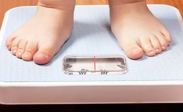 Patitas de bebé gordo