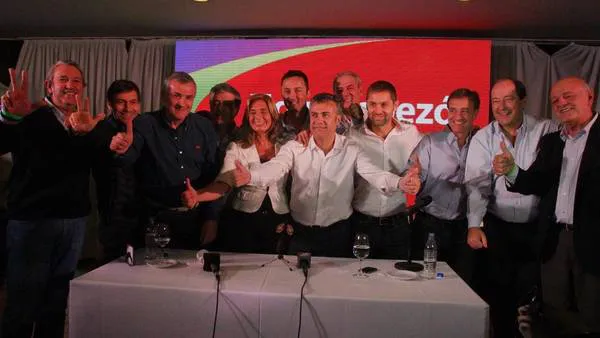 radicalismo-festeja-triunfo-Mendoza_CLAIMA20150419_0133_27