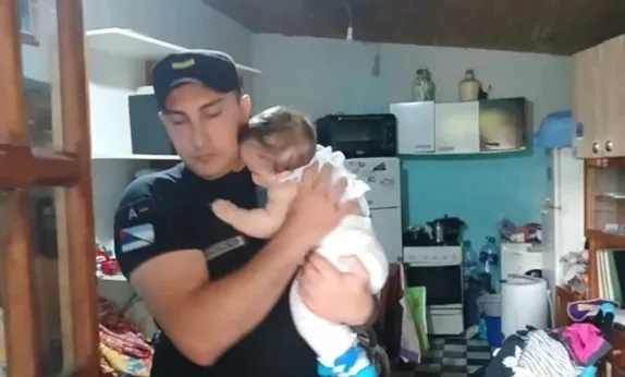 Policía Misiones bebé