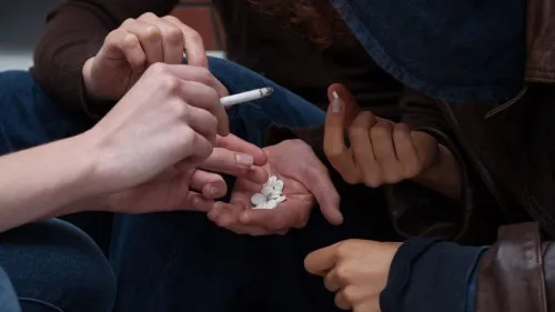 La mayoría de las pastillas que se venden en la noche cuentan con contaminantes muy tóxicos.