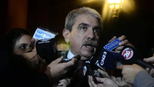 Aníbal Fernández calificó de "excelente la colocación de deuda, en tasa y plazo"