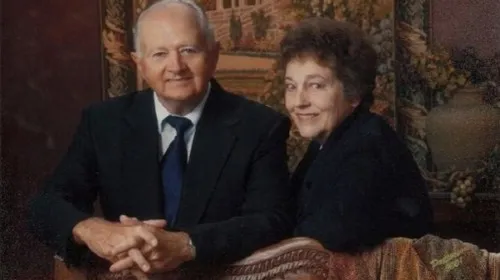 Celebrando sus bodas de oro.