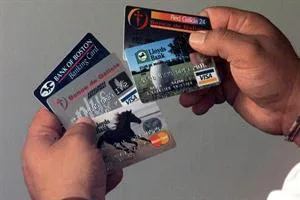 Estudian fijar cupos para tarjetas de crédito en el exterior