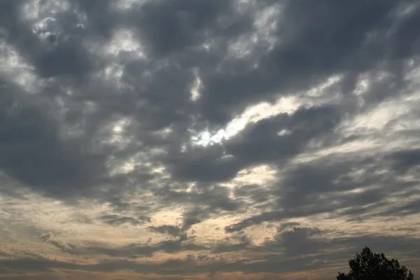 cielo nublado