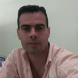 Juan Flores1