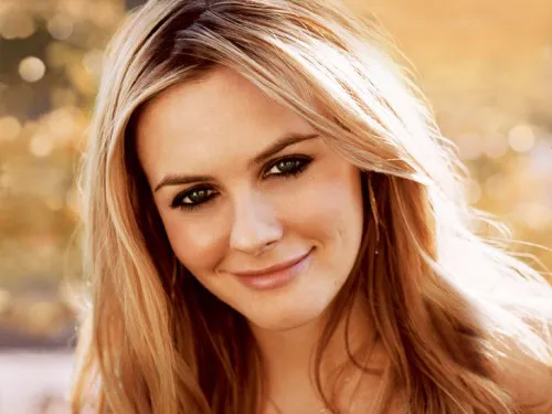 alicia-silverstone-juice-beauty-2