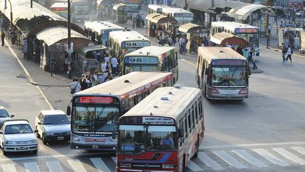 Protesta-colectiveros-vencimiento-conciliacion-obligatoria_CLAIMA20150617_0289_28