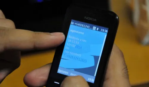 CelularMensajeAgendame-14102014-640x375