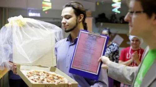 Un ruso se casó con una grande de muzzarella.