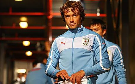 Capitán. El defensor uruguayo es la insignia de la "Celeste".