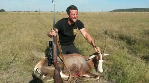 Fresco. Los rugbiers de Nueva Zelanda aprovecharon un viaje deportivo para salir de caza.