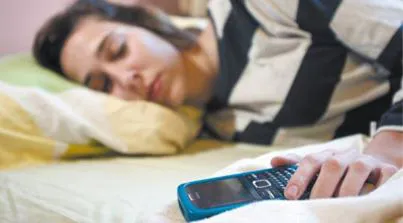 Dormir con el celular