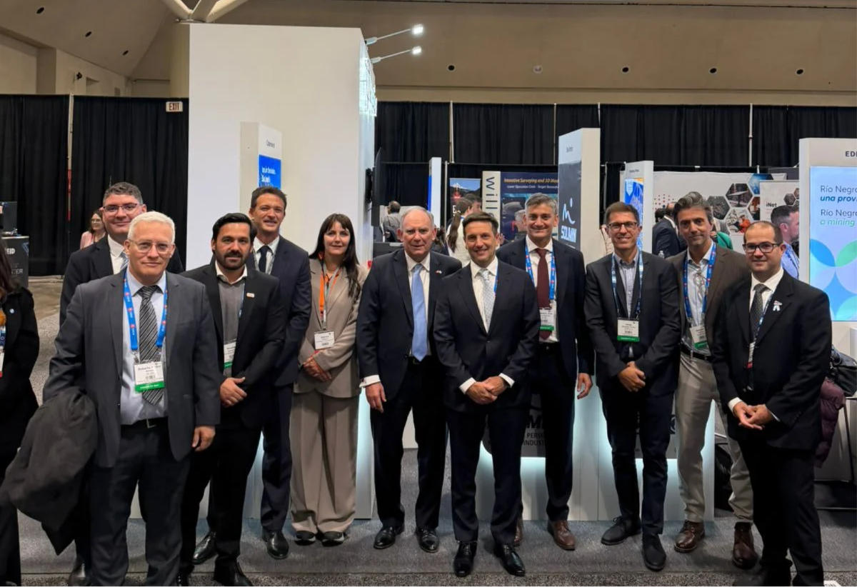 Perea ministro en Canadá