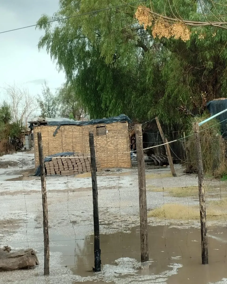 Lluvia familia evacuada