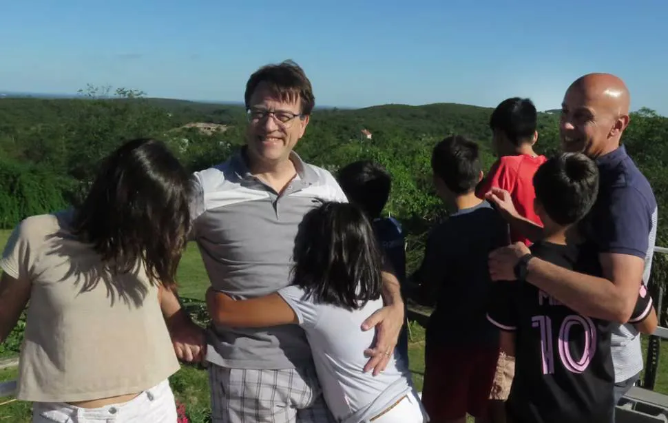 Pareja adoptó adopción