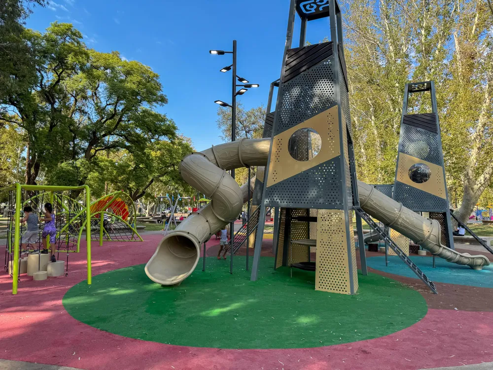 Juegos parque de mayo