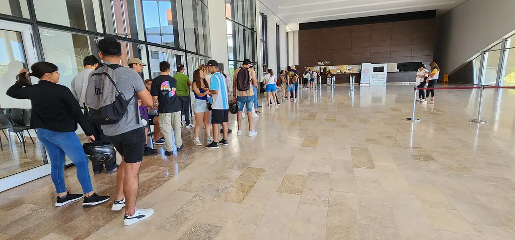 fila venta de entradas fns