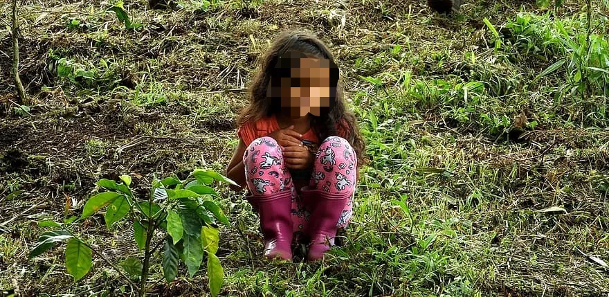 niña pobreza