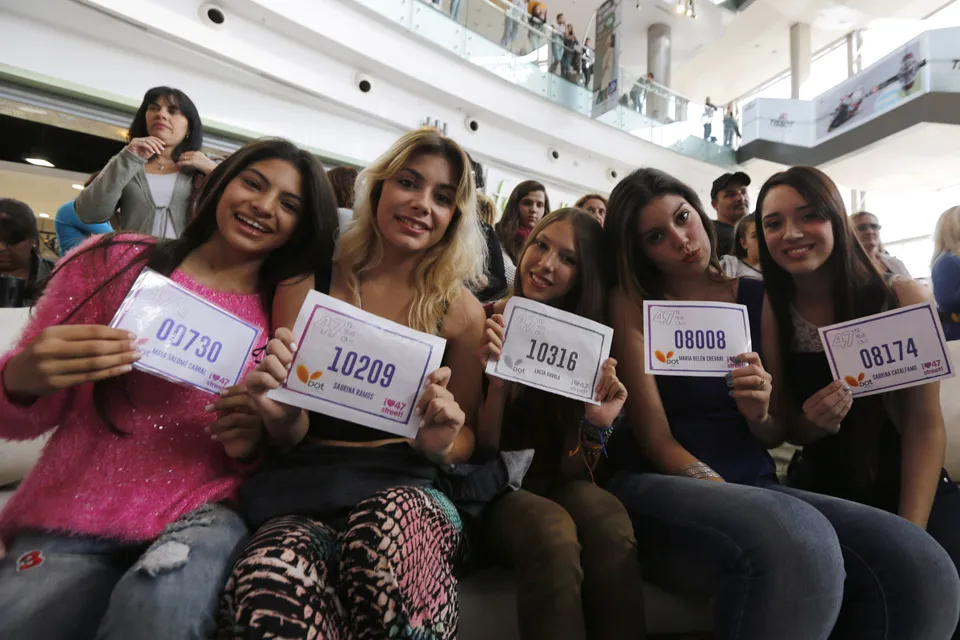 casting de 47 street en el centro comercial dot