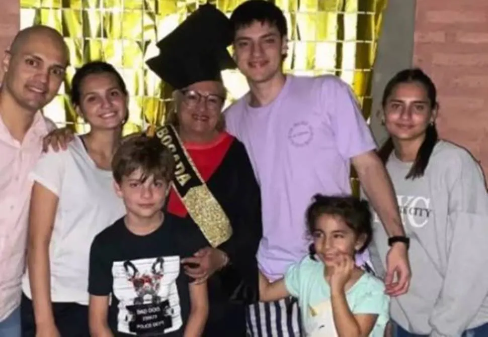 Lili recibida abogada