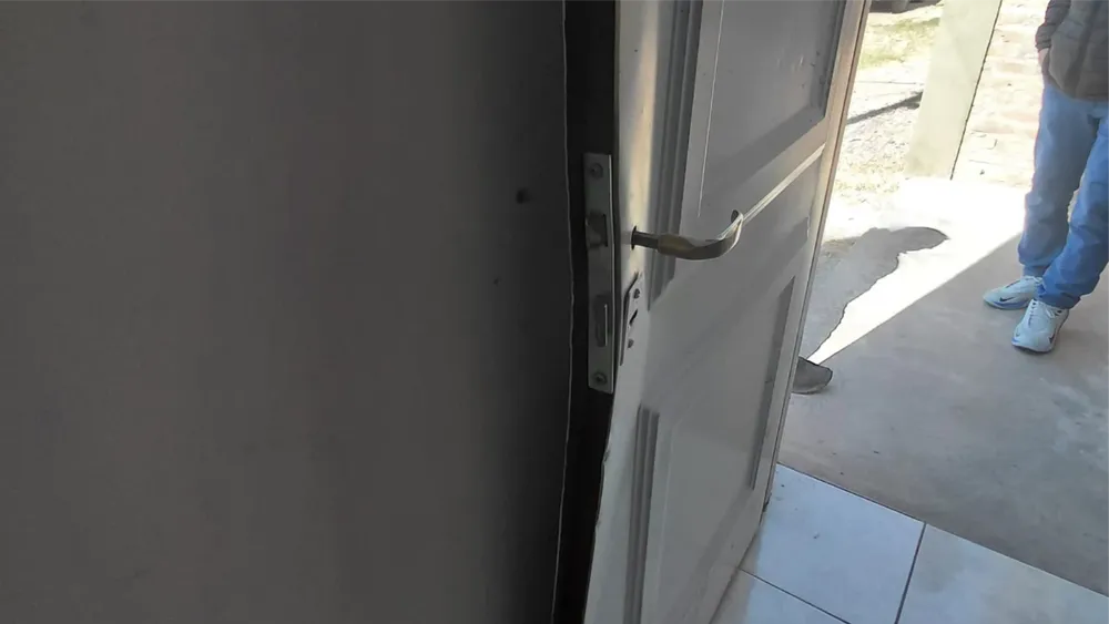 puerta forzada robo casa