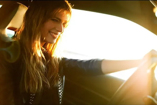Mujer al volante