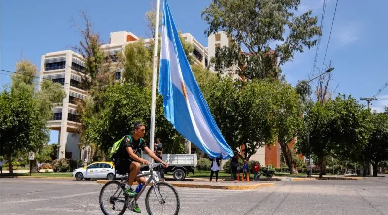 CAPITAL-BANDERA-ARGENTINA-01-800x445
