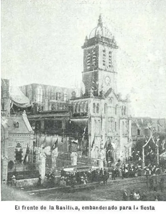 Una de las últimas imágenes del anterior templo de Lezica y Torresi, emplazado donde se encuentra el actual