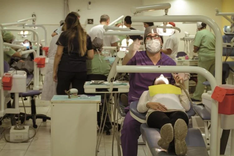 La-Facultad-de-Odontología-sigue-atendiendo-pacientes-1-750x500