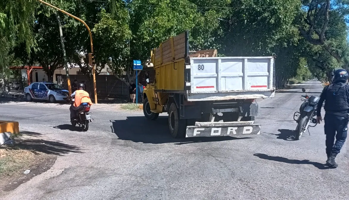 choque moto camión santa lucía
