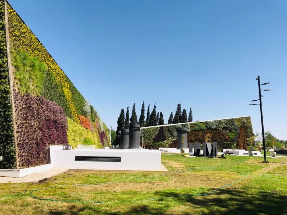 parque de mayo jardín vertical