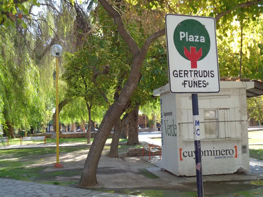 plaza gertrudis funes