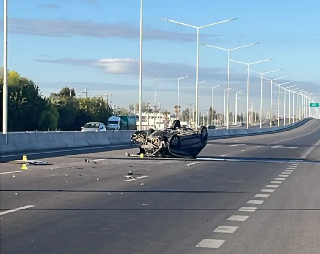 Choque vuelco ruta 40