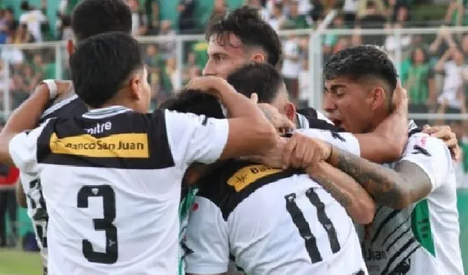 SAN MARTÍN REMERA BLANCA 2024