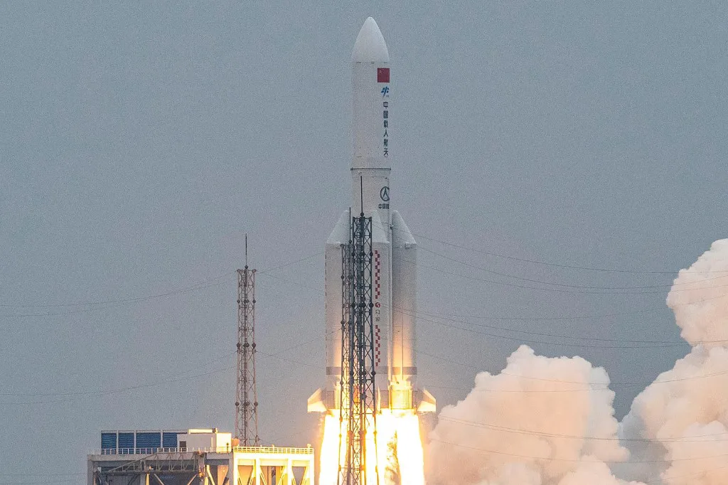 FILES-CHINA-SPACE-ROCKET