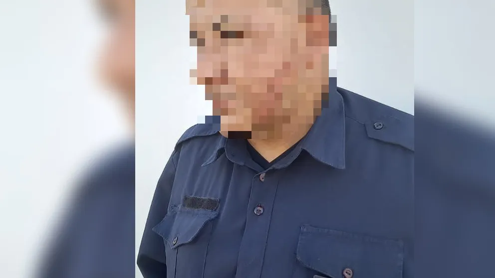 Policía cara desfigurada