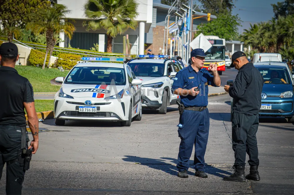 patrulleros policias parque centro civico operativos verano primavera 21 de septiembre (2)