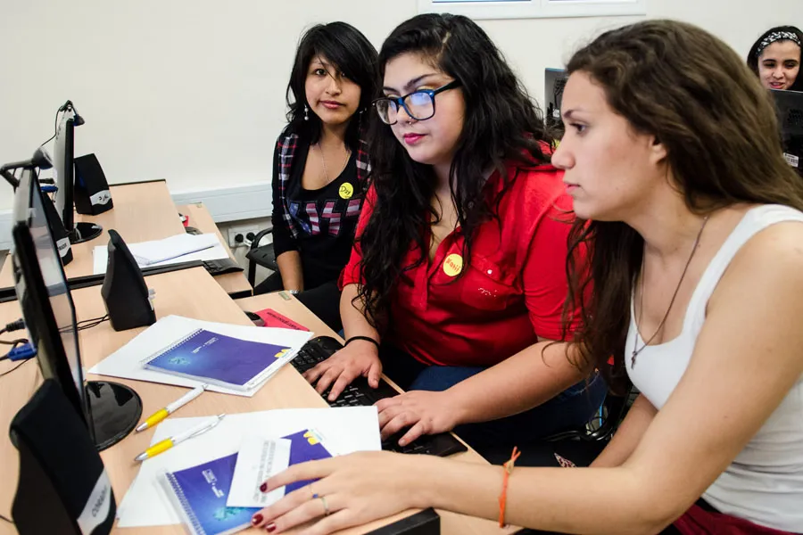 Capacitación-violencia-en-los-noviazgos_0000_Capa-2