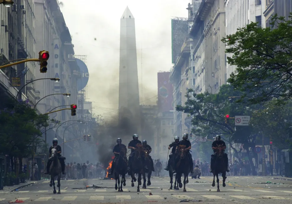represion 2001